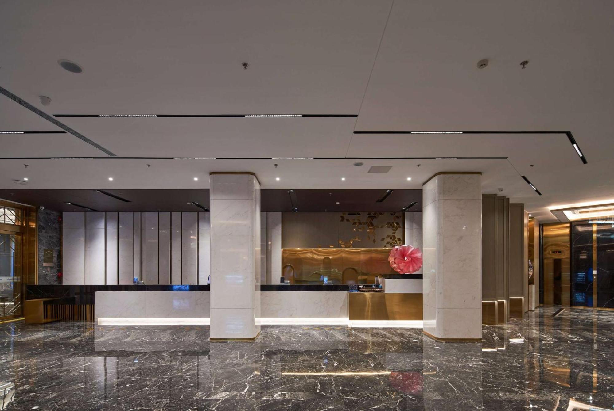 โรงแรม โรงแรมโฮเวิร์ดจอห์นสัน พารากอน 4*