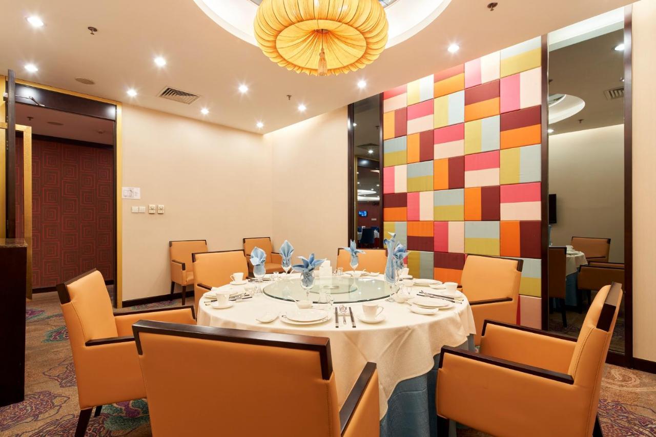 Howard Johnson Paragon Centra Provide Tourism And Ticketing Service 4* Beijing