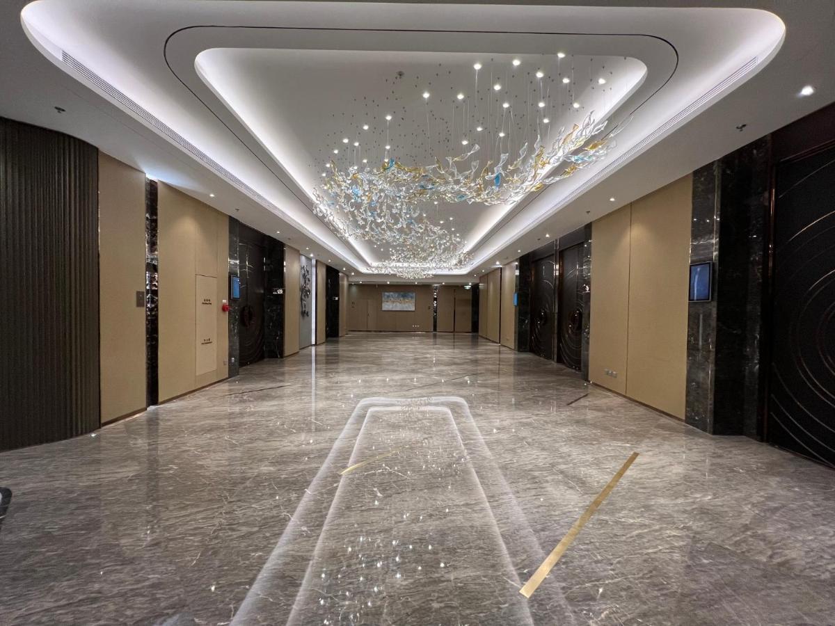 Howard Johnson Paragon Centra Provide Tourism And Ticketing Service Beijing