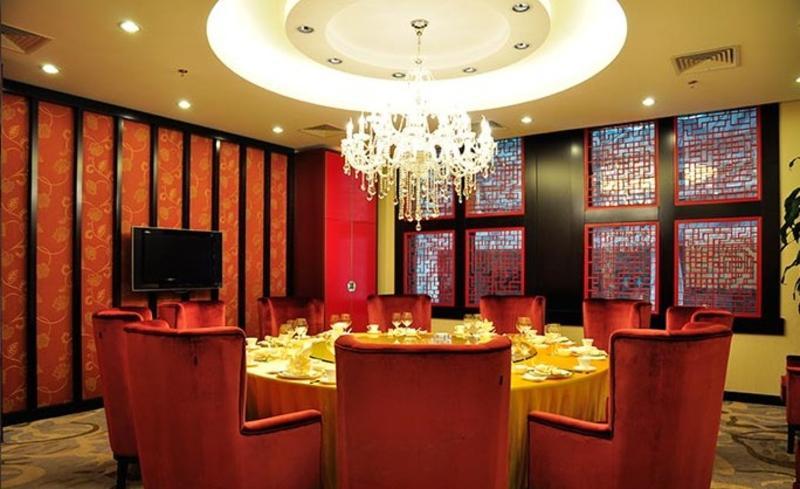Howard Johnson Paragon Centra Provide Tourism And Ticketing Service Beijing